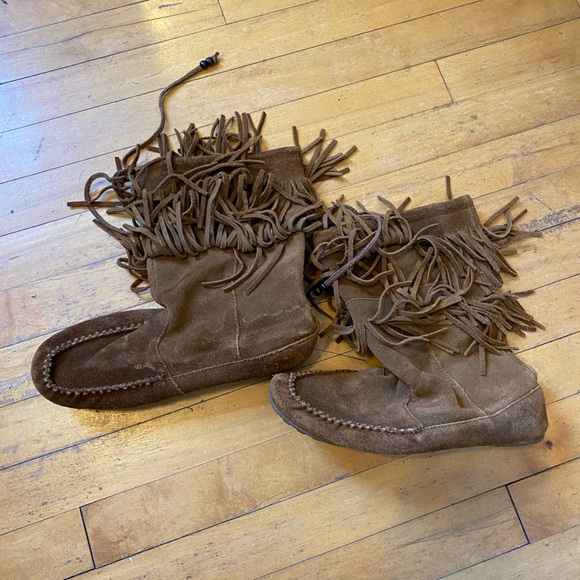 Minnetonka Suede Fringe Boots - Picture 6 of 8